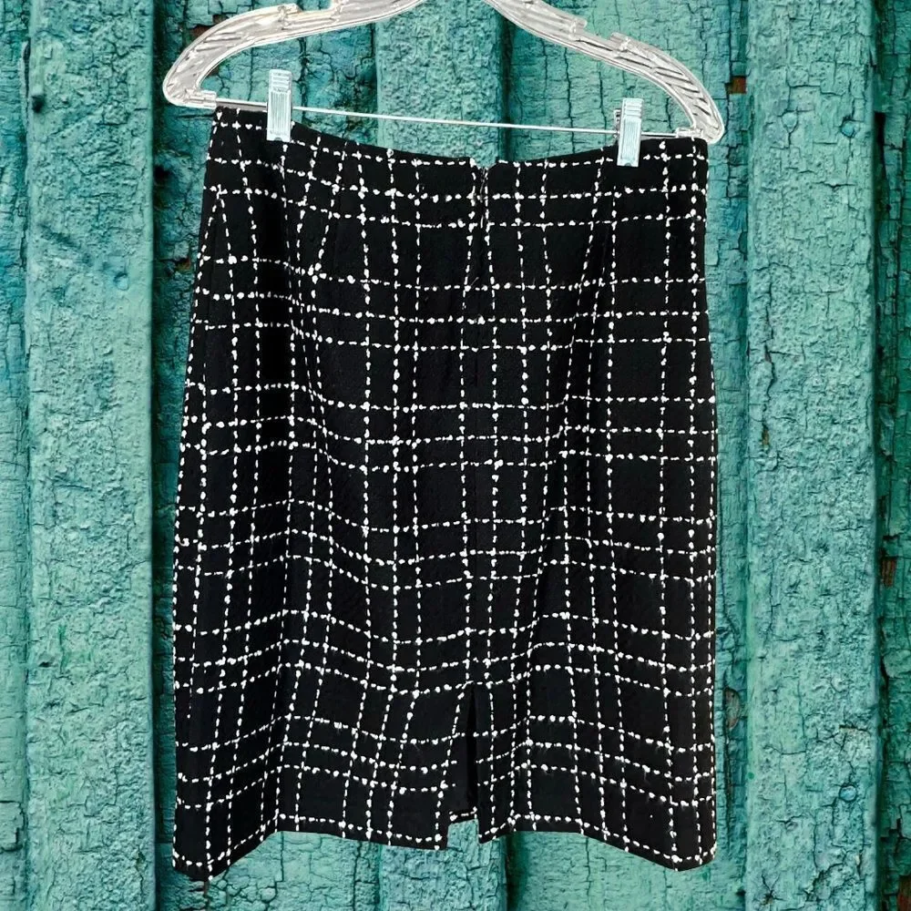 Nouveaux Pencil Lined Skirt Black & White Pattern Size 8